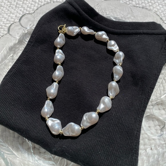 Gold Baroque Pearl Necklace - Picture 1 of 3